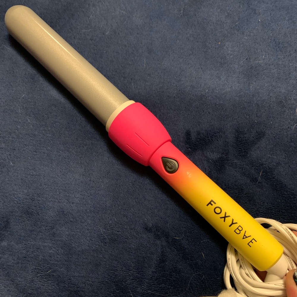 Foxybae 1 inch barrel hair curler